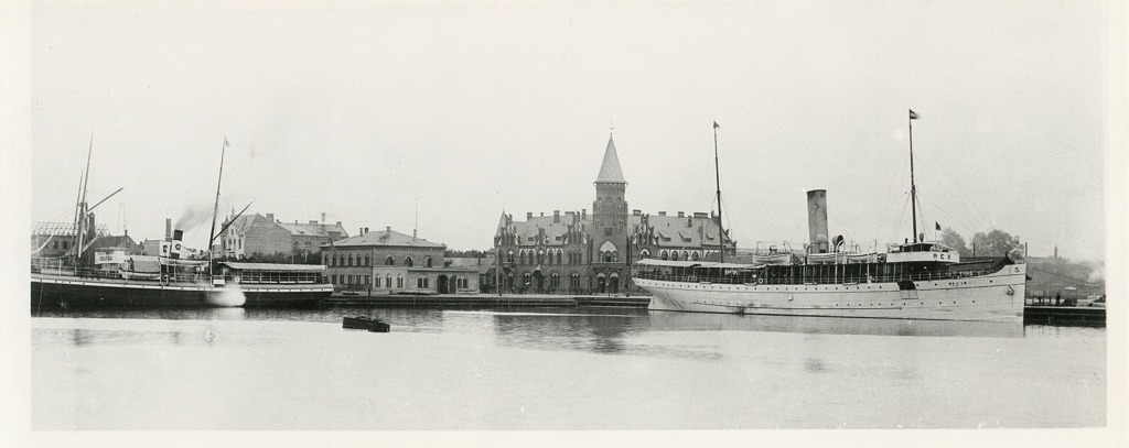Historiskt foto från Trelleborgs hamn.